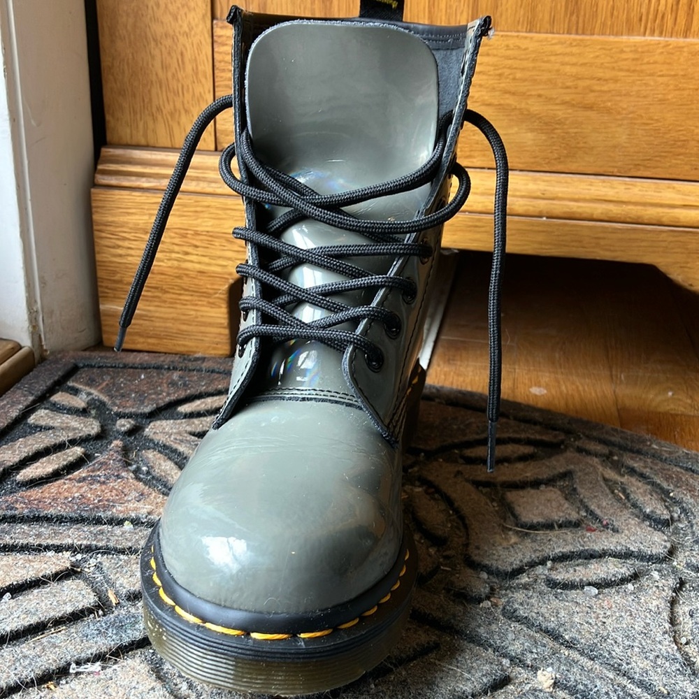Dr. Martens iridescent gray gunmetal/rainbow Boots. 1460 YS 6 - Picture 9 of 14